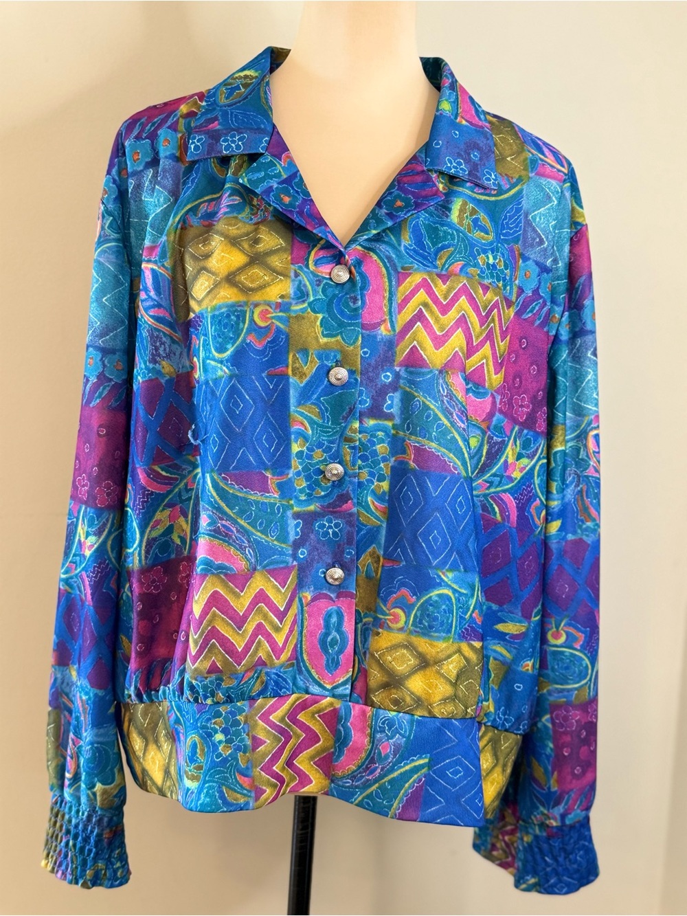 Anthony Richard’s vibrant abstract top blue magenta green 2X/3X